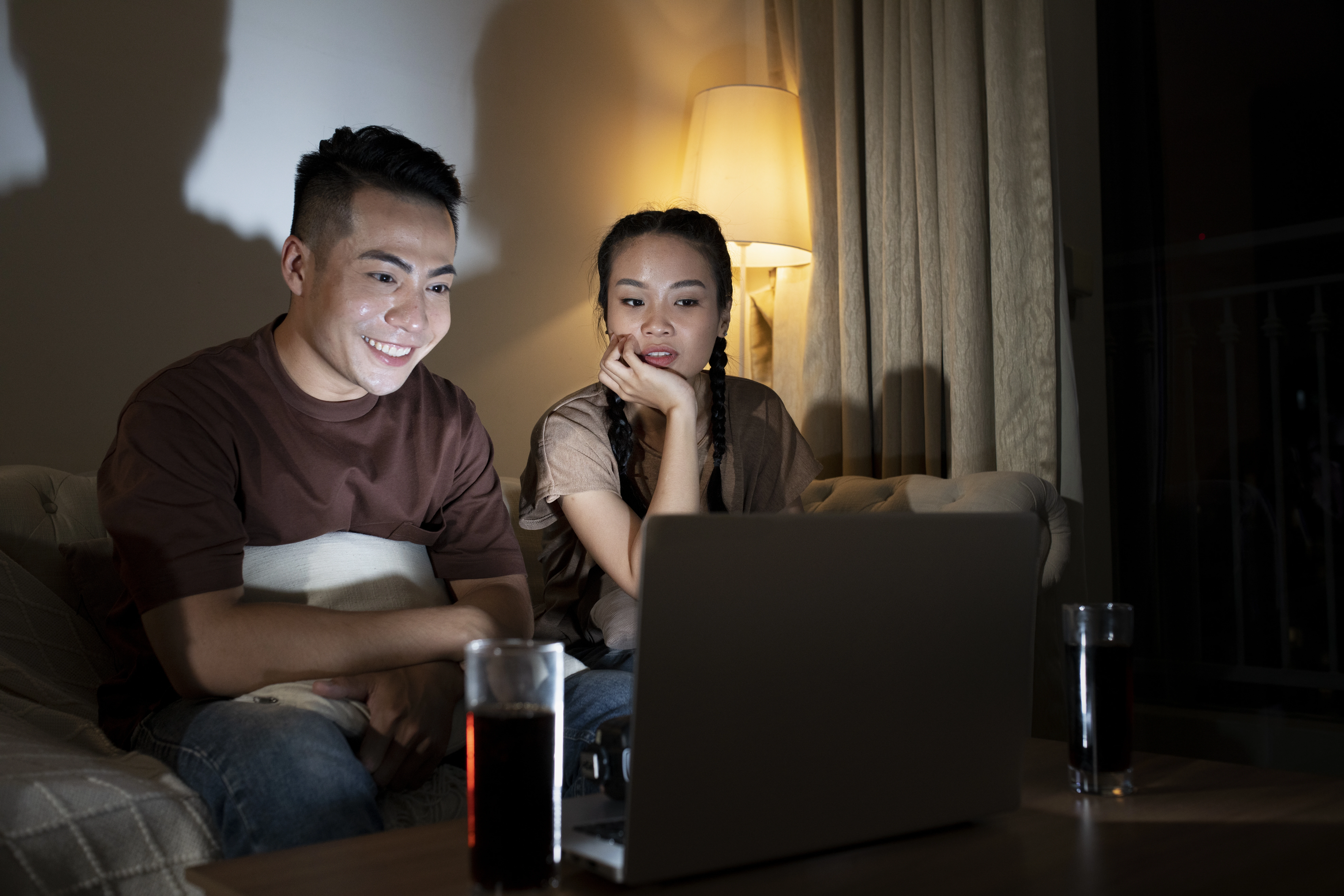 couple watching insightsbet video